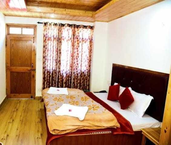 Himalayan Palace Hotell Manāli Eksteriør bilde