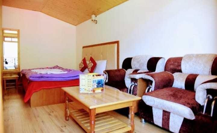 Himalayan Palace Hotell Manāli Eksteriør bilde